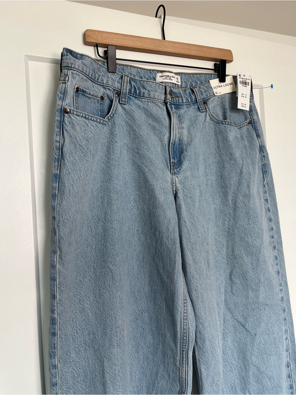 NWT Abercrombie & Fitch Ultra Loose Jeans Light Wash 32x32 Baggy Wide Leg